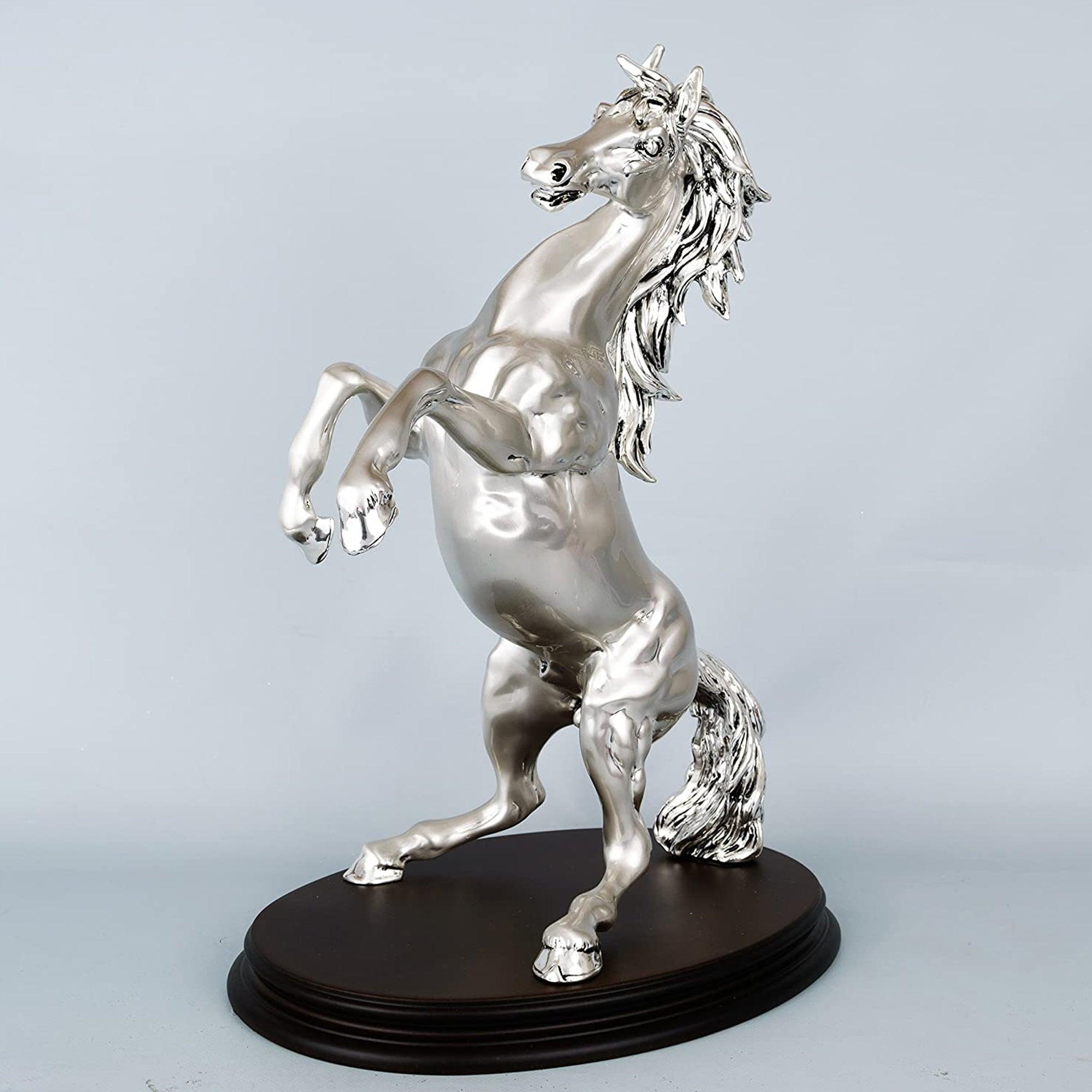 Cavallo Rampante Statua Scultura in Resina Argento Misura Altezza 48 cm con base in legno Resina Argentata Albalu Bomboniere
