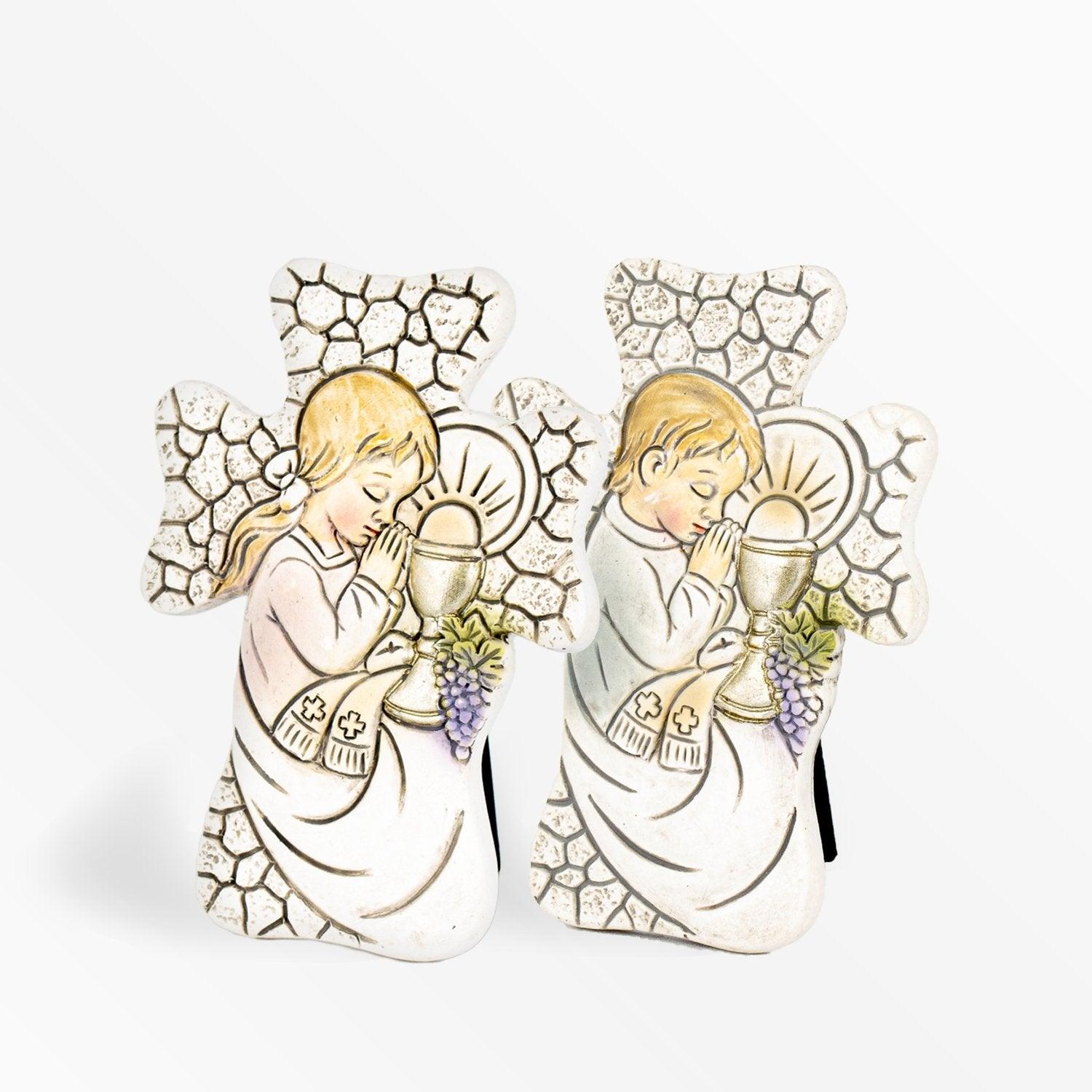 Bomboniera Icona Croce Tao in Gesso Decorato da Appoggio a Tema Comunione Oggettistica Albalu Bomboniere