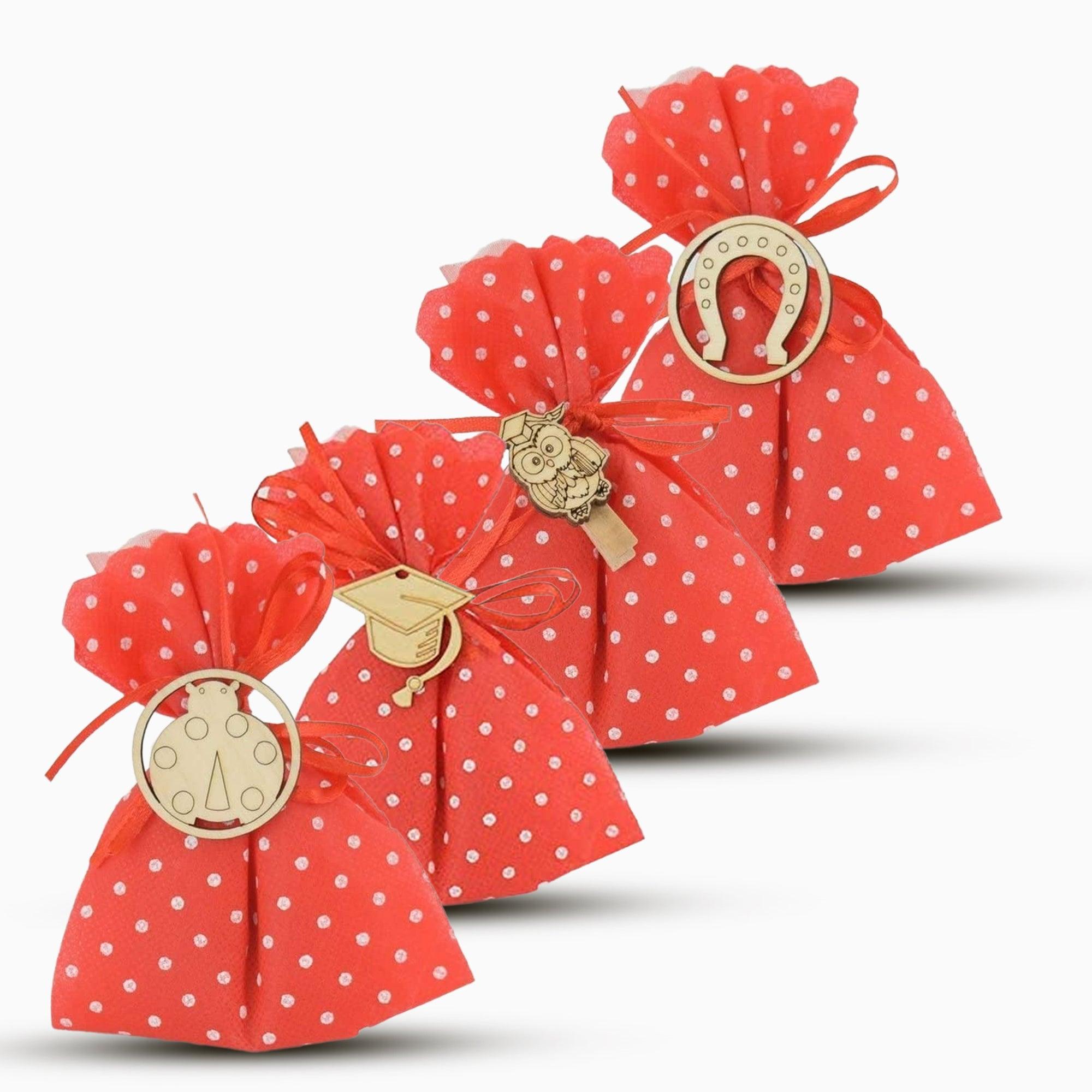 Sacchetti Porta Confetti Rosso a Pois E Applicativi in Legno Confetti inlcusi Portaconfetti Albalu Bomboniere