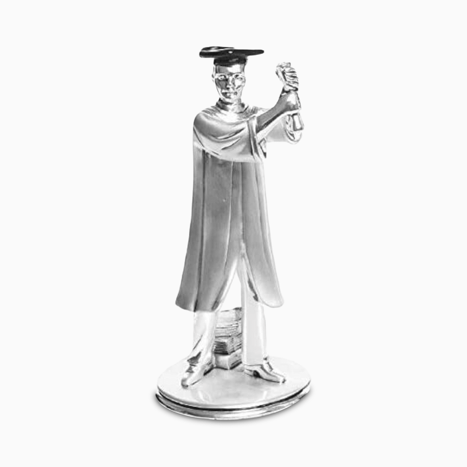 Statua Portafortuna in Resina Argentata Raffigurante un Ragazzo con Pergamena Tocco Laurea e Pila di Libri Regali Laurea Albalu Bomboniere