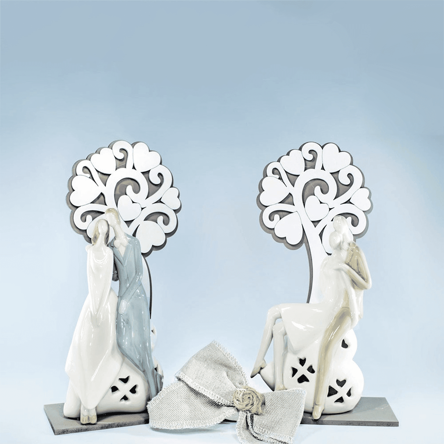 Statuetta Lanterna a Tema Coppia in Porcellana con LED interno su Base in Legno Laccato a Forma di Albero della Vita  Albalu Bomboniere