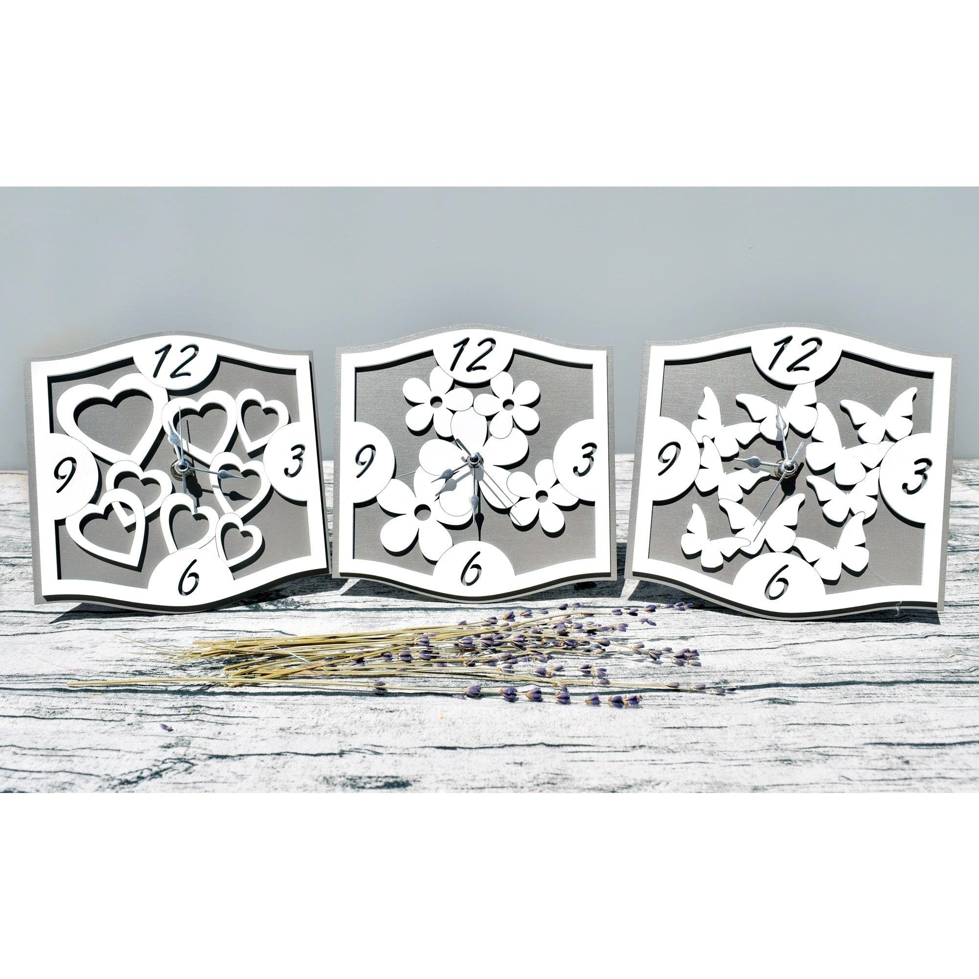 Bomboniera Orologio Farfalle Cuori e Fiori In Legno bianco su Base Tortora Orologi Albalu Bomboniere